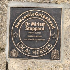 Dr Miriam Stoppard Is A Local Hero (ceremony)
